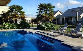Riverbend Family Lodge